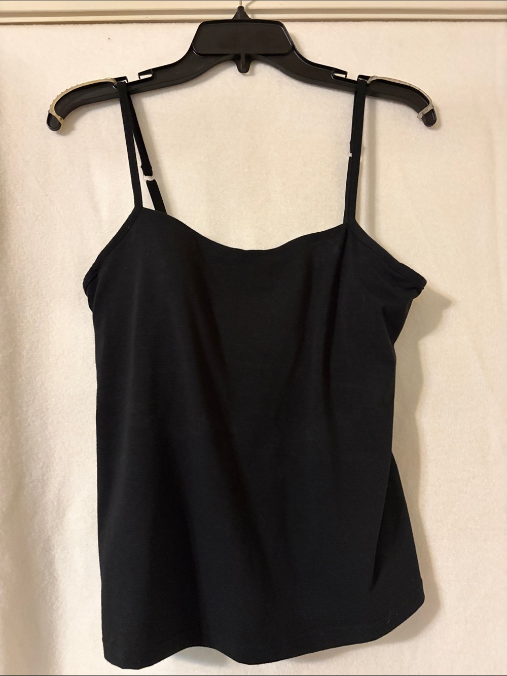 💫 Classic Black Spaghetti-Strap Camisole with Bra